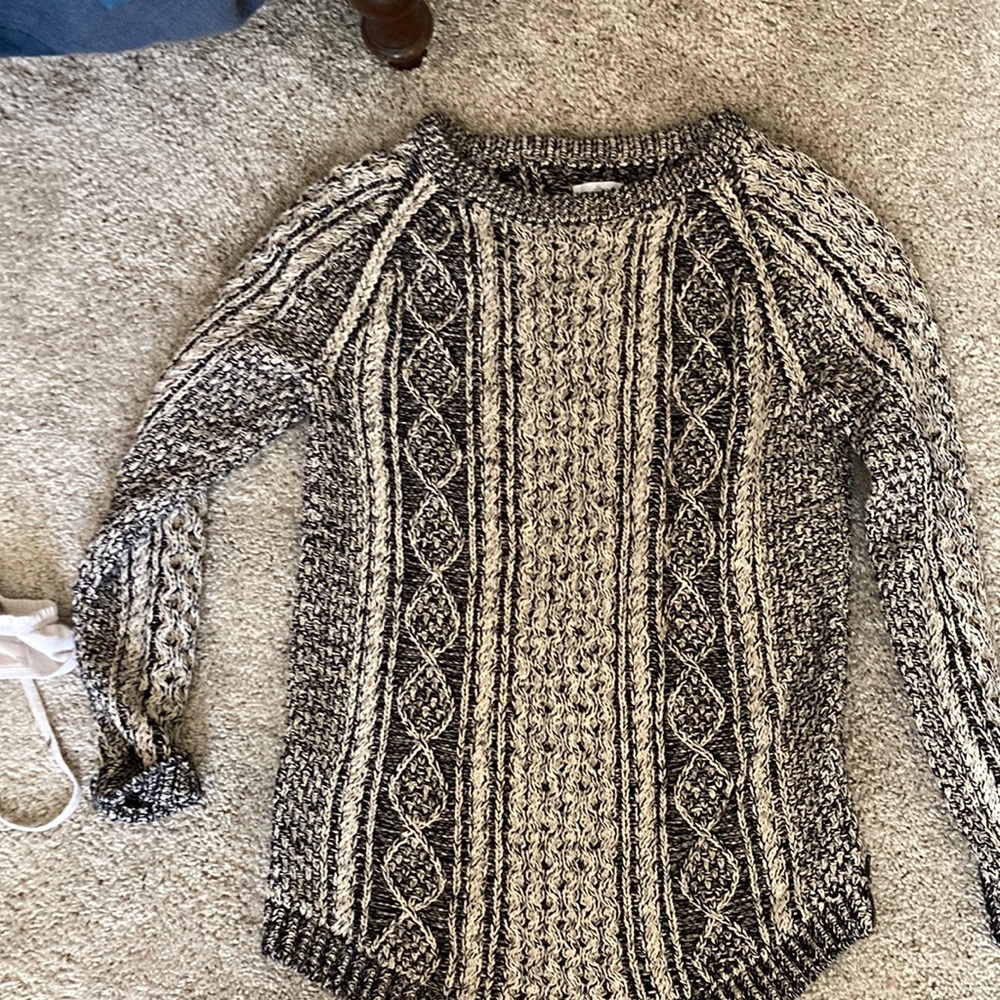 LL Bean chunky black and white ling sweater with zipper detail